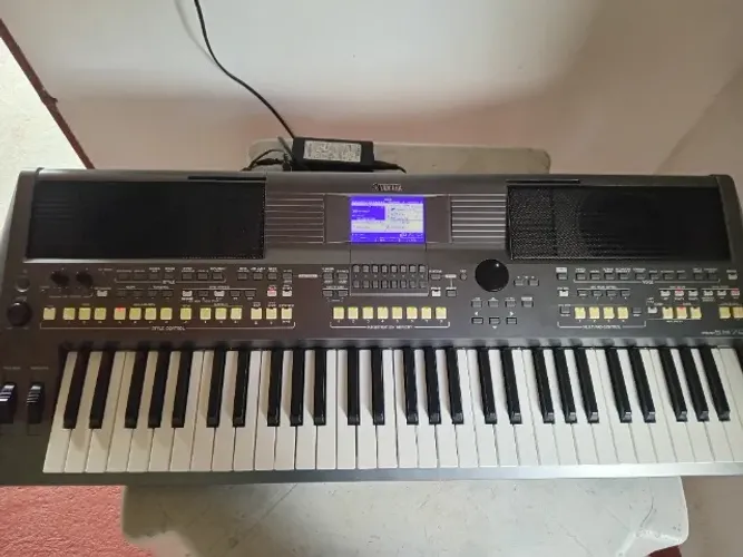 Teclado yamaha psr 670