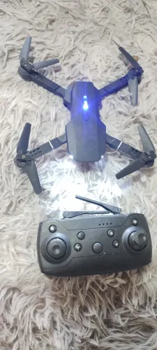 Vendo um drone funcionando porém precisa de alguns reajustes