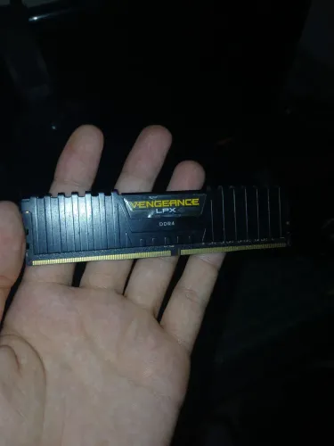 Pentes 2x4gb DDR4 Corsair