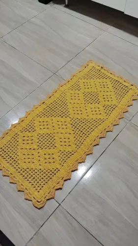 Tapete Amarelinho de Crochê