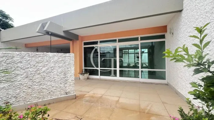 CASA AMPLA PARA ALUGAR COMERCIAL - 281m² construção - 639m² terreno | Centro