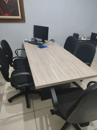 Mesa reunião com 5 cadeiras