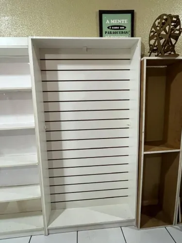 Estante canaletado em mdf
