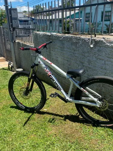 BICICLETA GIOS,VAI COM QUADRO HIGHONE JUNTO TAMBÉM