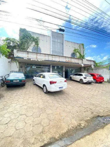 Prédio comercial disponível para locação no bairro Aeroporto
