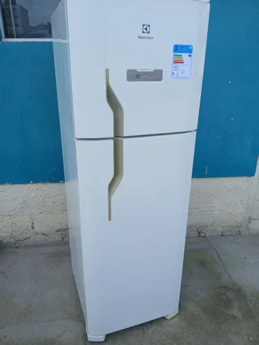 Geladeira Electrolux frost free 380 litros funcionando perfeitamente/ entrego