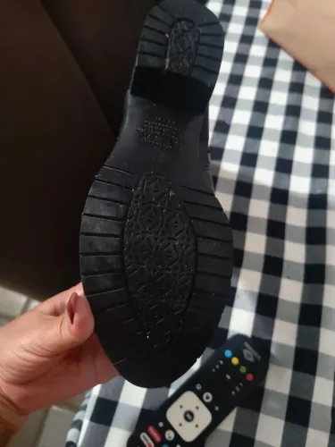 Vendo bota usada apenas 1 vez. falar no whatsapp *71