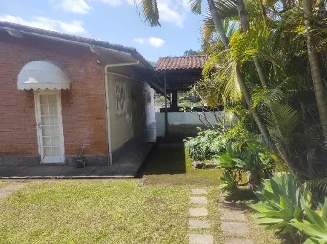 Petrópolis Valparaiso ótimo imóvel 2 casas garagens possibilidade financiamento bancario