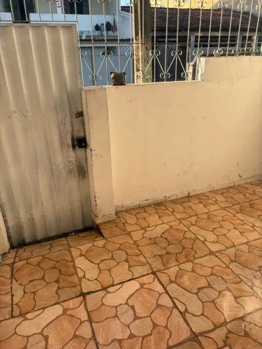 Alugo casa na gleba A