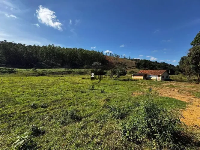 Imóvel para venda possui 910000 metros quadrados com 4 quartos em Centro - Guarará - MG