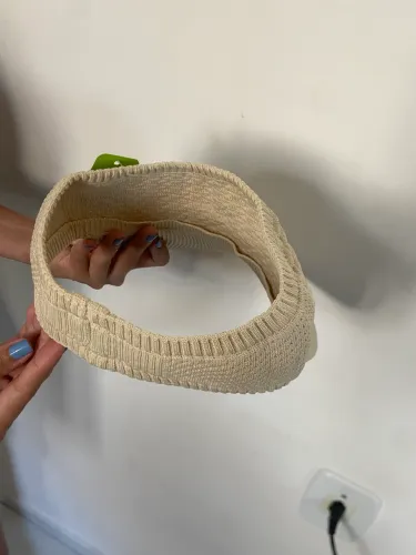 Viseira Feminina de Tricô Bege - Nova com Etiqueta
