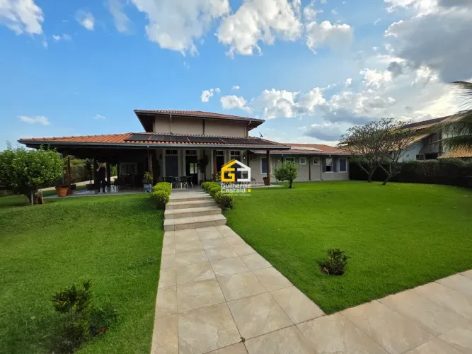 Rancho Exclusivo no Condomínio Garrafão - Ibiraci/MG | 5 Suítes | Porteira Fechada | 6.000