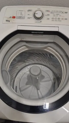 Máquina de lavar roupa Brastemp, 15 quilos , em perfeito estado de funcionamento.