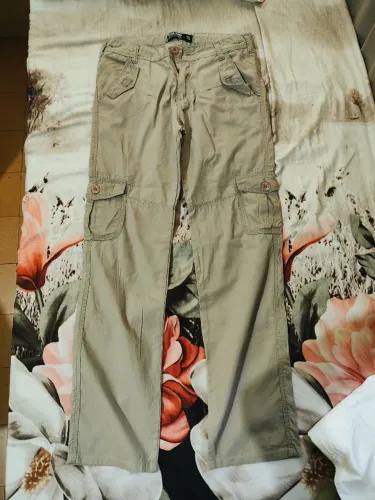 Calça bege tamanho 16