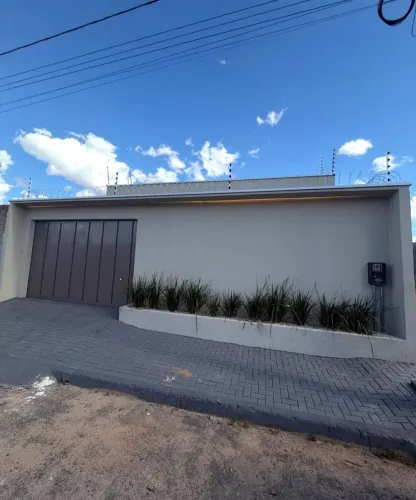 ?CASA Á VENDA?