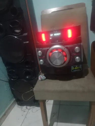 Troco som LG 1400 rms por telefone do meu agrado