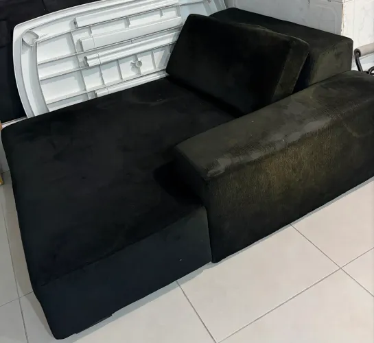 SOFÁ TIPO CHASE PRETO