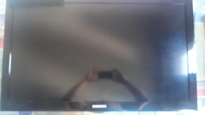 TV Samsung LCD 40" Modelo LN40C530F1M com defeito (ler a descrição)