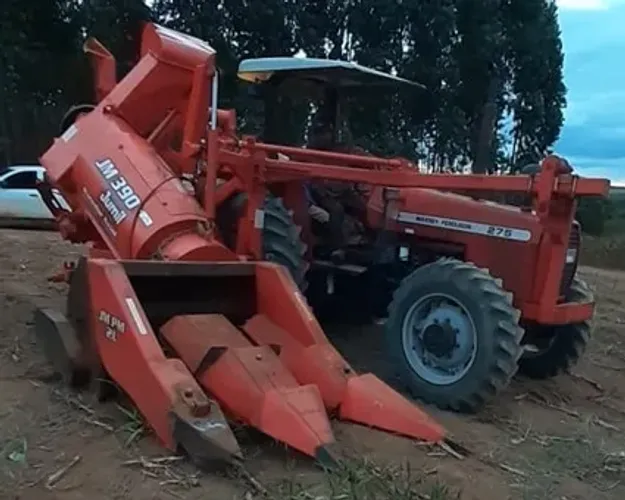 Colhetadeira de Grãos e Milho VENDA E LOCAÇÃO (Foguetinho)