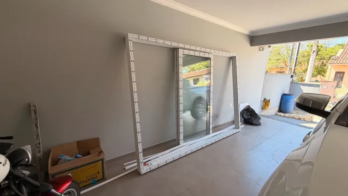 Oportunidade porta PVC completa NOVA