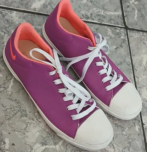NIKE SPORTSWEAR BISCUIT