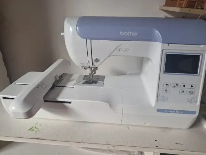 Máquina de Bordado Brother Innov-is BE815L - Pouquíssimo Uso