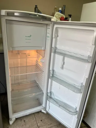 Geladeira cônsul frost free com garantia ! 3 meses