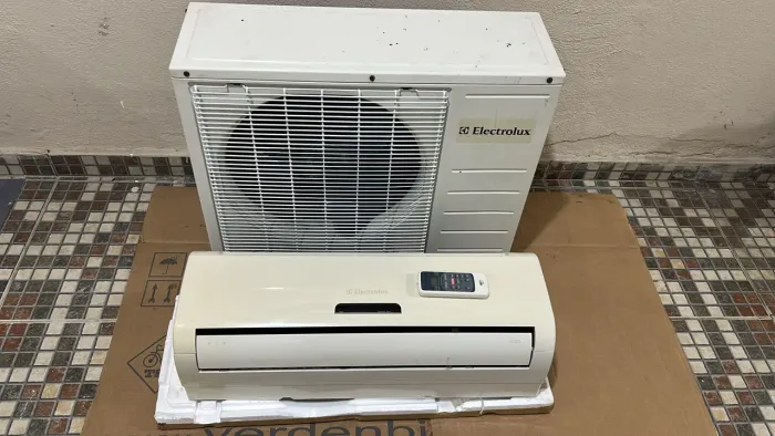 Ar condicionado 12.000 BTUS Eletrolux