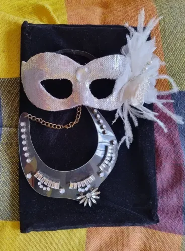 Adereços para Carnaval colar e Máscara luxo