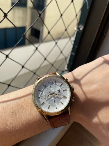 Relógio Tommy Hilfiger - Pulseira de couro 