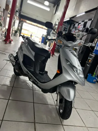 Suzuki Burgman 125cc ÚNICO DONO