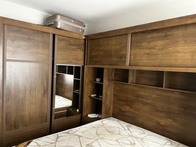 Vendo guarda-roupa casal