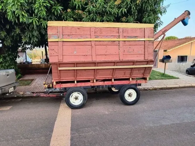 Carreta 4 rodas de trator 