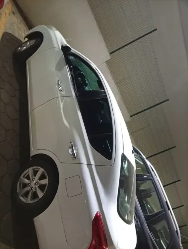 Nissan Versa SL 1.6 16V Flex Fuel 4P Mec. 2013