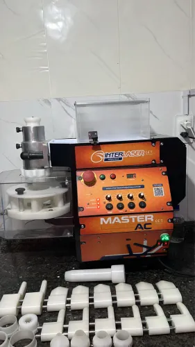 Máquina modeladora de salgados 