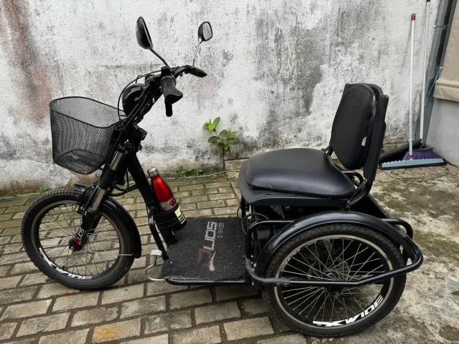Triciclo elétrico