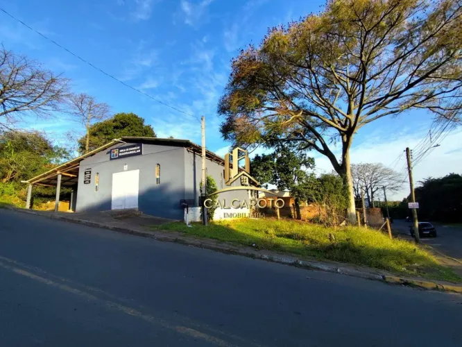 Terreno 10x30 com pavilhão