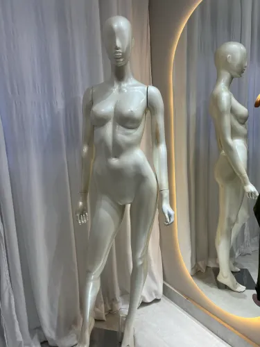Manequim feminino