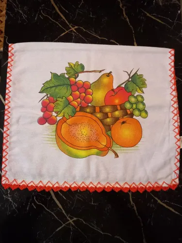 Pano de prato com barradinho em croche 45x75cm