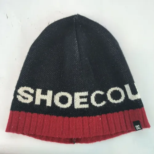 Touca gorro marca DC shoes original preta detalhes branco e vermelho 