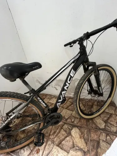 Bicicleta aro 29 seminova, 24 marchas