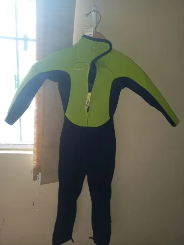 Roupa de mergulho decathlon infantil  6 anos 120 cm