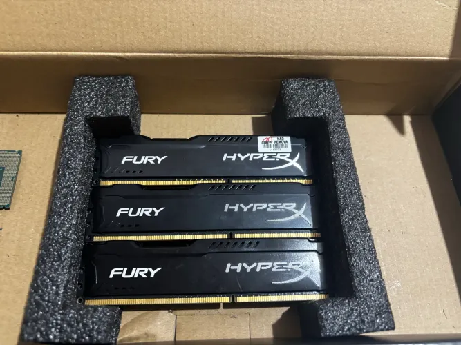 KIT com 3 Memoria Ram FURY HYPERX DDR3 4gb 1800mhz