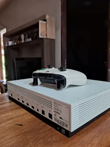 Xbox One s