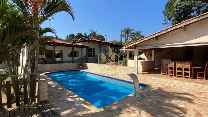 Casa estilo chácara à venda no bairro Alpes de Bom Jesus Bom Jesus dos Perdões/SP
