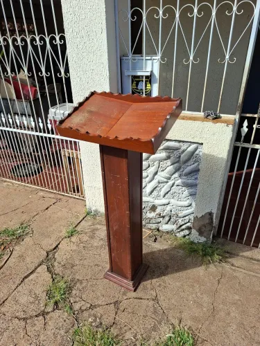 Púlpito para bíblia etc madeira maciça.