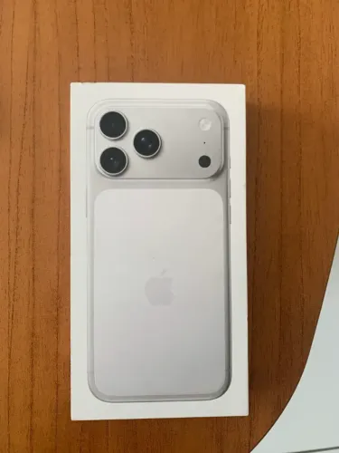 Vendo iPhone 17 Pro Max 100% usado 1 mês de uso