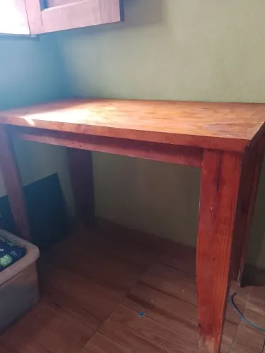 VENDO PEQUENA MESA DE PALETE