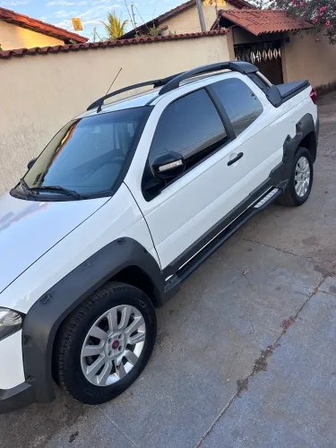 Fiat Strada Adventure1.8/ 1.8 Locker Flex CD 2015