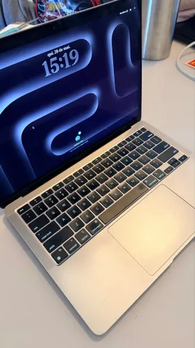 MacBook M1 2020 em excelente estado 